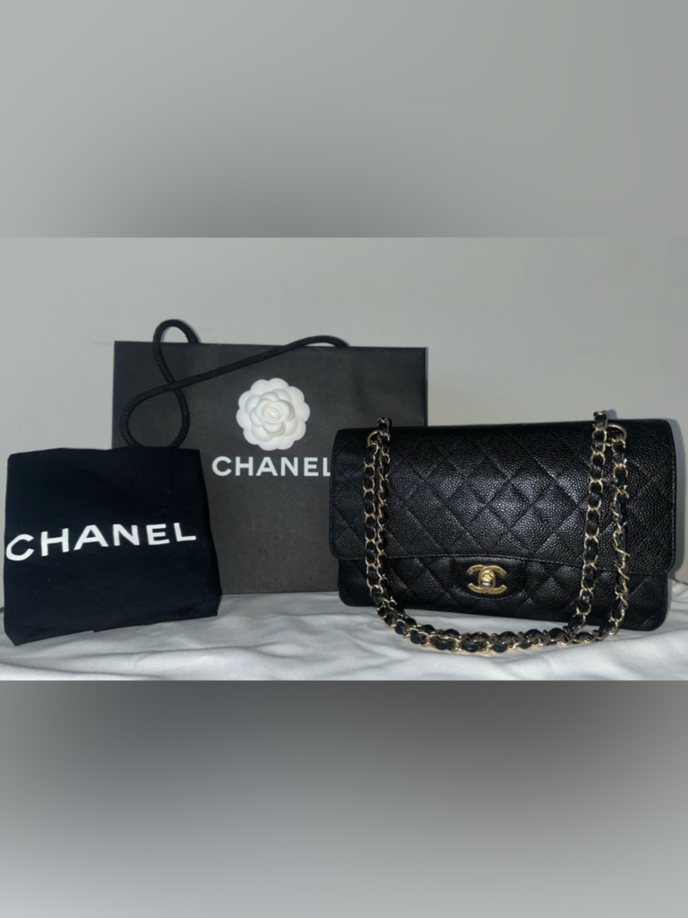 CHANEL Medium Classic Double Flap Caviar Quilted Handbag Black / 24K Gold - Picture 2 of 15